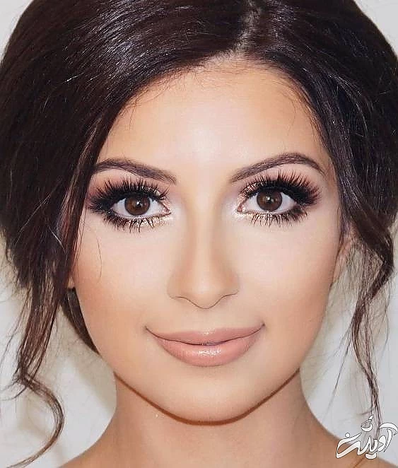 هماهنگی رنگ مو و آرایش آرایش برای موی مشکی